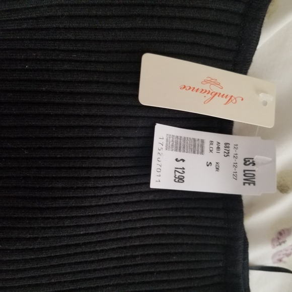 Black off the shoulder midi dress by GS Love - Picture 2 of 3